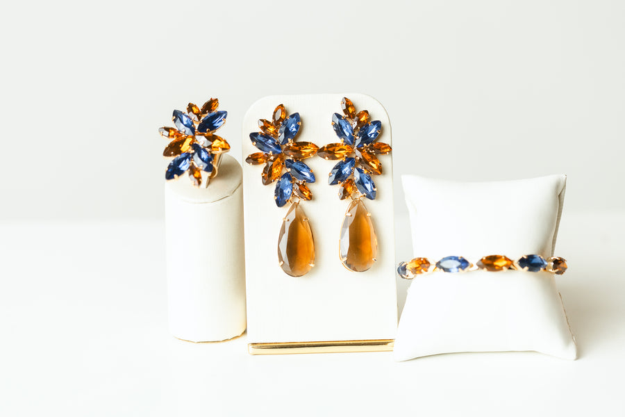 Kit de 3 Acessórios - Brinco, Anel Ajustável e Bracelete Marrom com Safira Dourado Londres