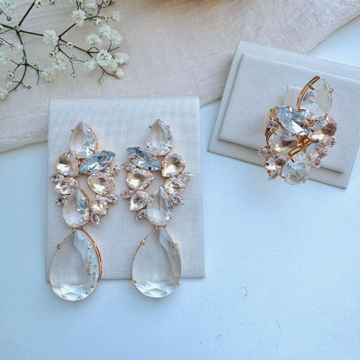 Kit Brinco e Anel Regulável com Zircônia Cristal Jorgina Grande Dourado