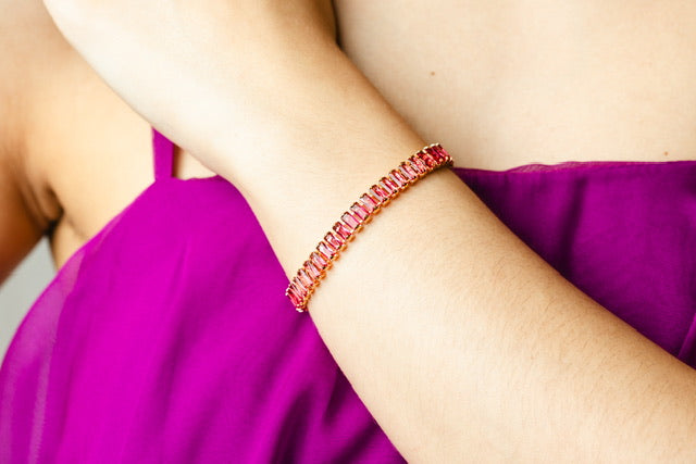 Pulseira De Zircônia Rafas Pink Fúscia Dourada