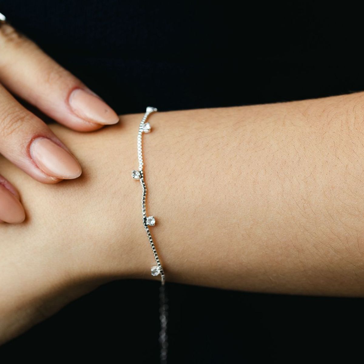 Pulseira Ponto de Luz em Zircônia Cristal Prata