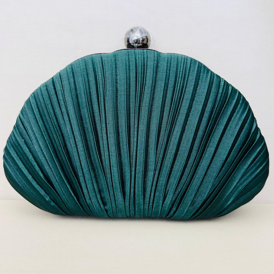 Clutch Plissada Verde Escura com Detalhe Ônix