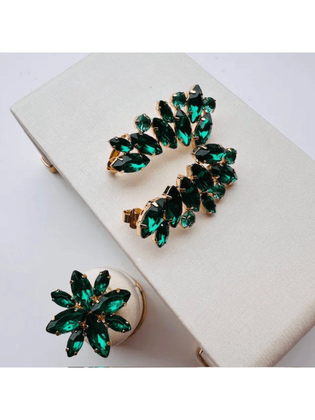 KIT EAR CURFF COM ANEL REGULÁVEL TAUA ESMERALDA DOURADO Cor:Verde