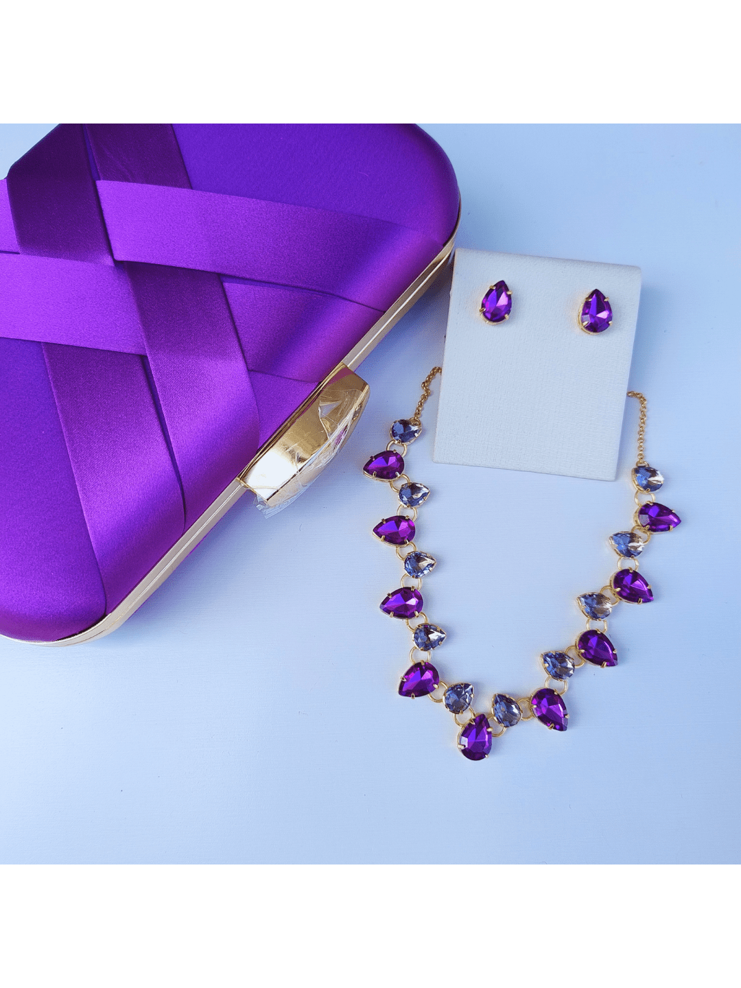 KIT COLAR BRINCO E CLUTCH MIRIAN- TONS DE ROXO Cor:TONS DE ROXO