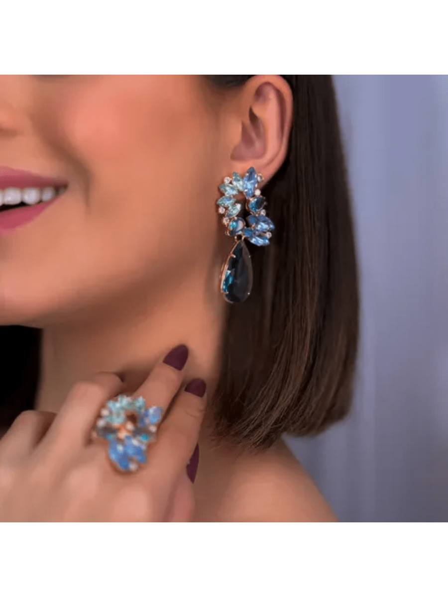 KIT ELEGÂNCIA BRINCO E ANEL REGULÁVEL TONS DE AZUL SERENETY AMANDA Cor:Azul