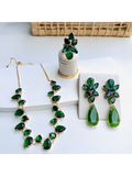 KIT COLAR, ANEL REGULÁVEL E BRINCO JULICAS DE ZIRCÔNIA ESMERALDA Cor:Verde Escuro