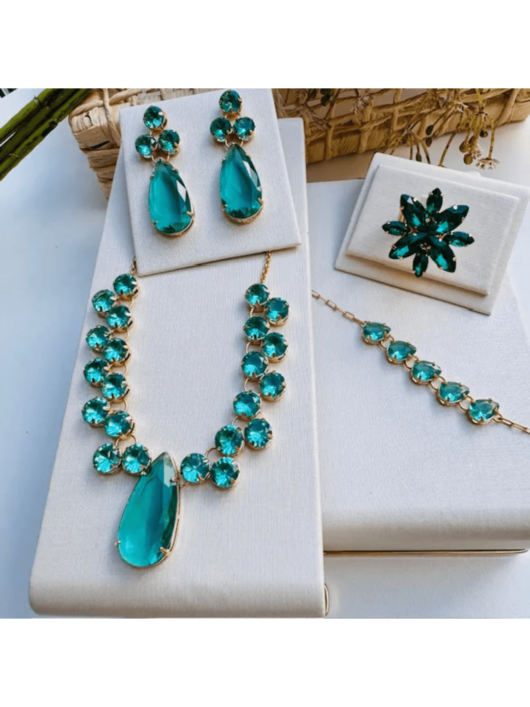KIT COLAR, BRINCO, PULSEIRA E ANEL REGULÁVEL VERDE TURMALINA BARBARA Cor:Verde
