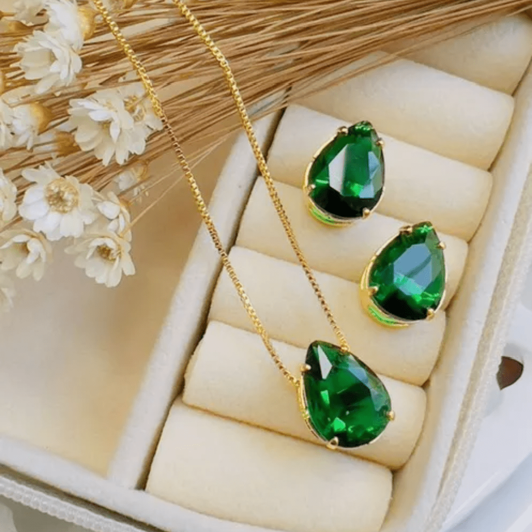 KIT COLAR E BRINCO GOTA ESMERALDA Cor:Verde