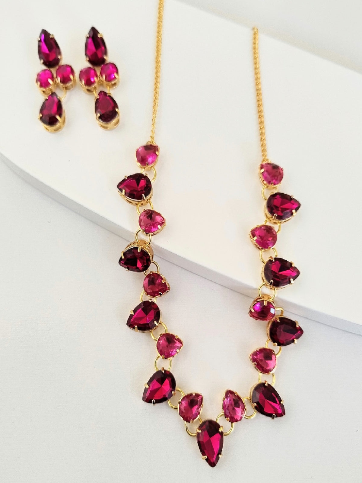 KIT COLAR E BRINCO MIRIAN PRINCESS  BANHO OURO Cor:Pink