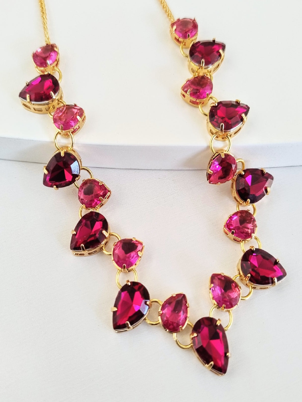 KIT COLAR E BRINCO MIRIAN PRINCESS  BANHO OURO Cor:Pink
