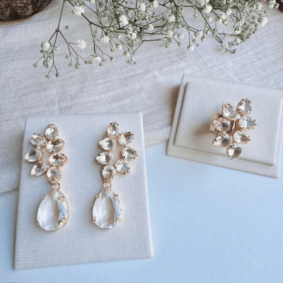 KIT ANEL REGULÁVEL E BRINCO DE ZIRCÔNIA Cristal WALL BANHO DOURADO Cor:cristal