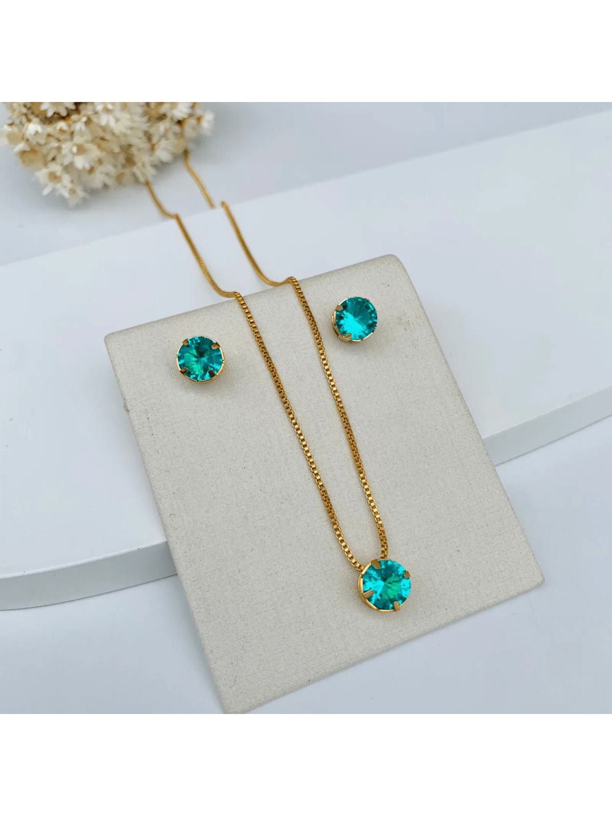 KIT COLAR COM BRINCO PONTO DE LUZ VERDE TURMALINA Cor:Dourado