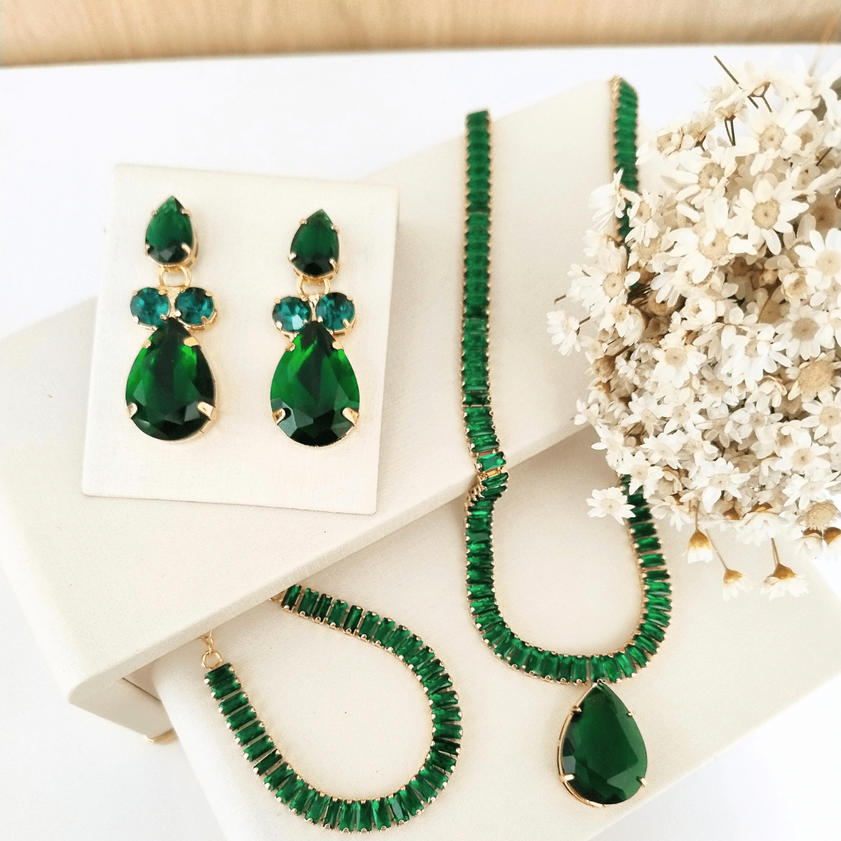 KIT COLAR, BRINCO E PULSEIRA VERDE PRIN Cor:ESMERALDA