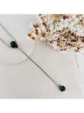 GRAVATINHA V E V MINI DE ZIRCONIA BANHO PRATA Cor:ESMERALDA