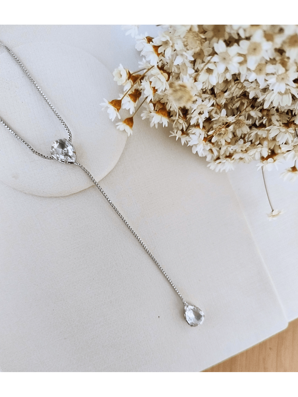 GRAVATINHA V E V MINI DE ZIRCONIA BANHO PRATA Cor:cristal