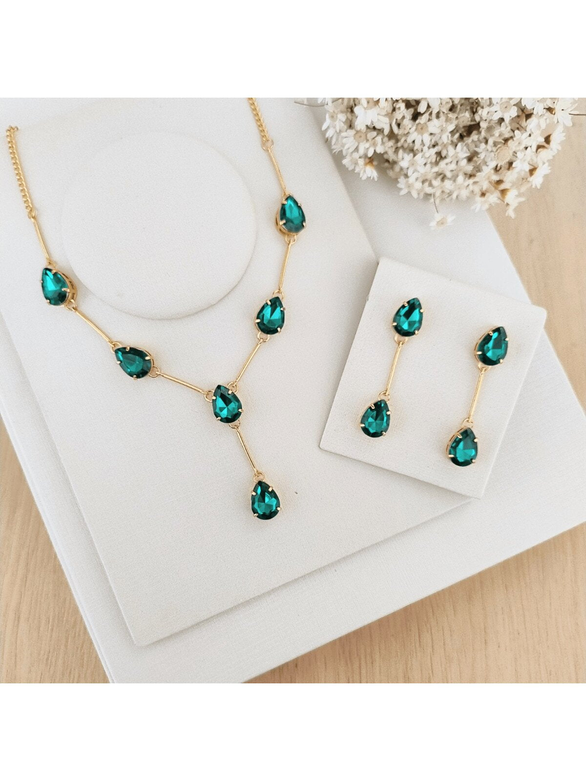 KIT COLAR COM BRINCO SALULA BANHO OURO Cor:ESMERALDA