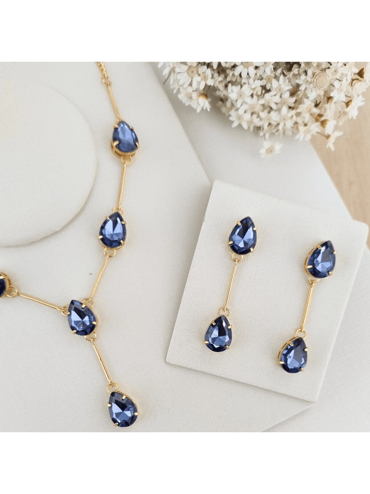 KIT COLAR COM BRINCO SALULA BANHO OURO Cor:AZUL SAFIRA