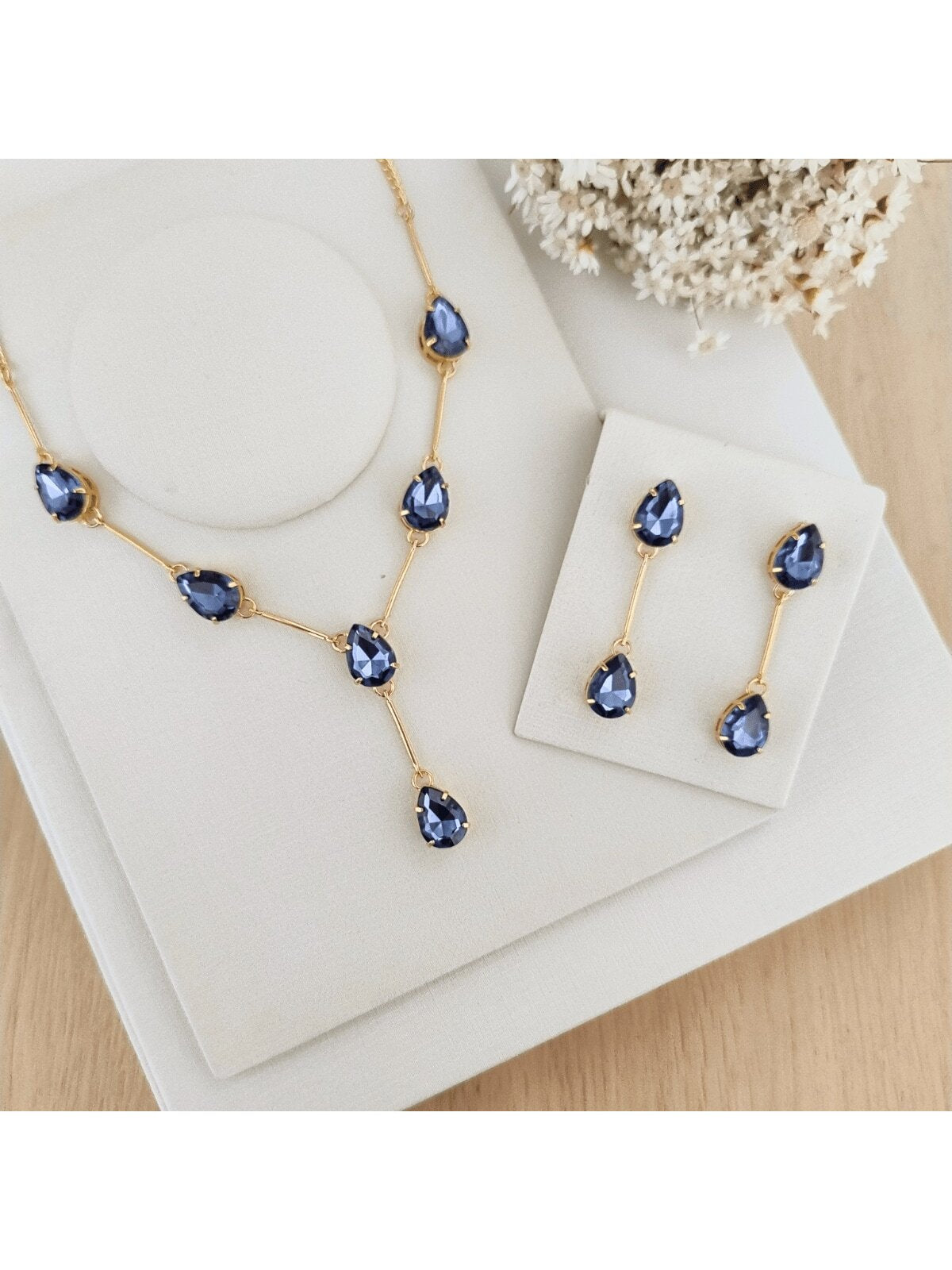 KIT COLAR COM BRINCO SALULA BANHO OURO Cor:AZUL SAFIRA