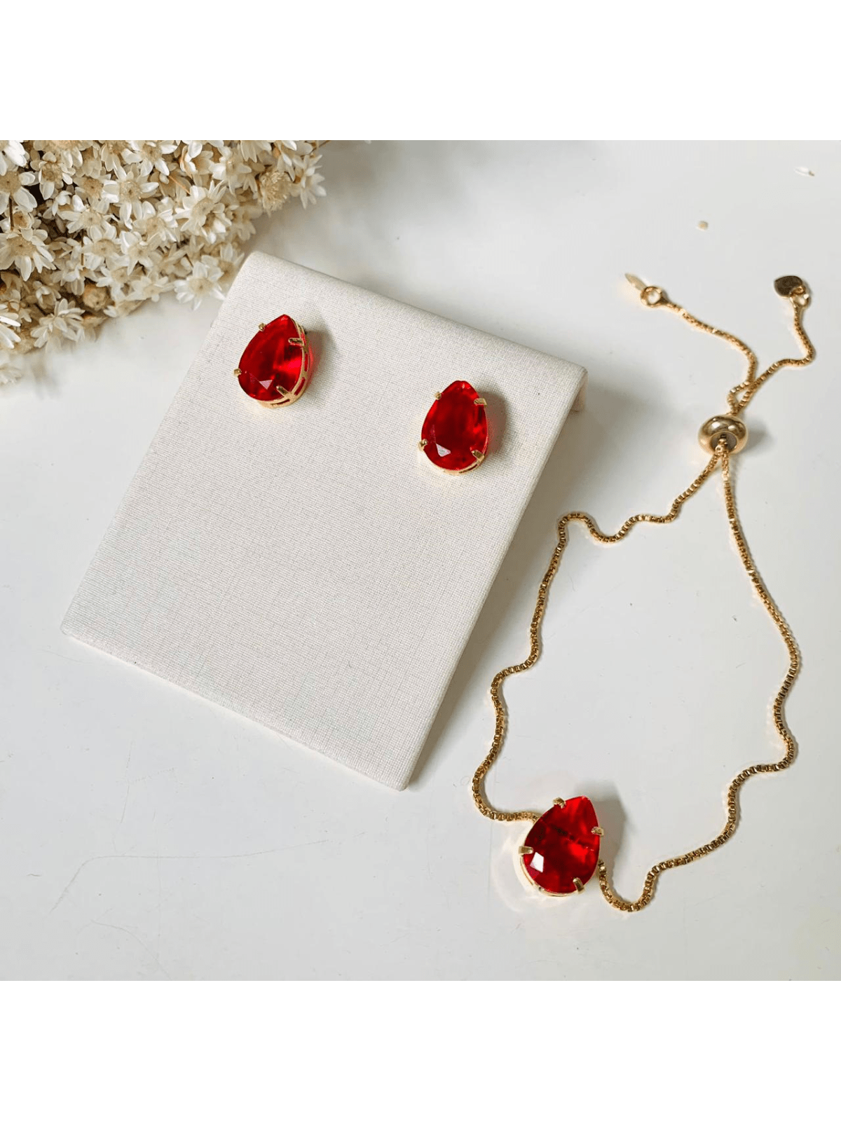 KIT PULSEIRA E BRINCO GOTINHA VERMELHO ZIRCONIA SAMY BANHO OURO Cor:Vermelho