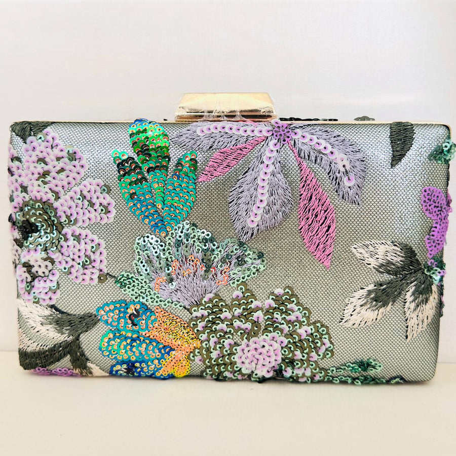 Clutch Bordada Menta com Lilás Detalhe Dourado