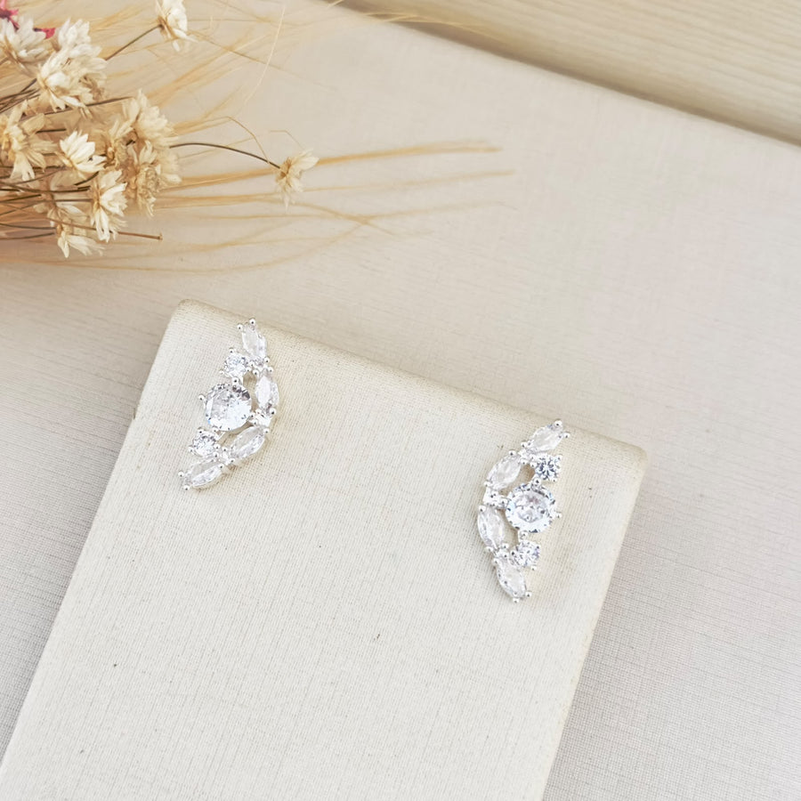 Brinco Ear Kurf de Zircônia Cristal - ESCOLHA O BANHO