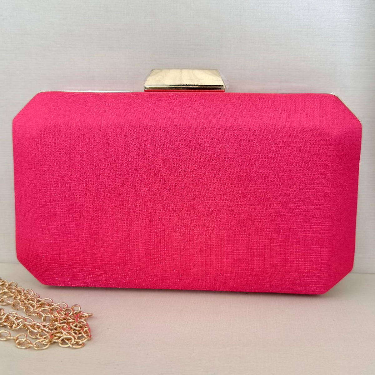 Clutc Rosa Pink com Detalhe Dourado