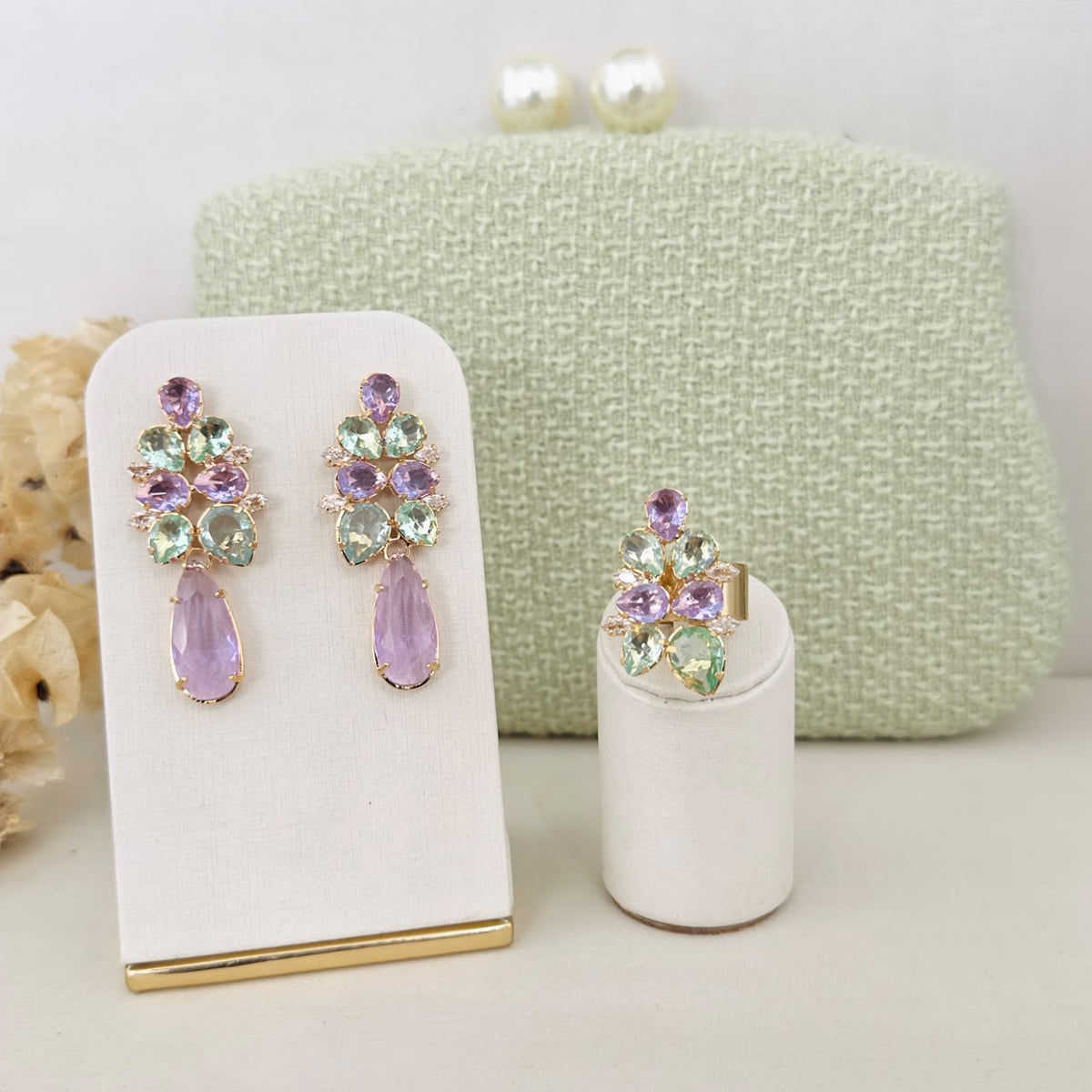 Kit Clutch, Brinco e Anel Regulável Thamires de Zircônia Lavanda com Menta Banho Dourado