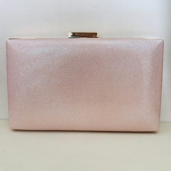 Clutch Rosa Claro de Brilho Detalhe Dourado
