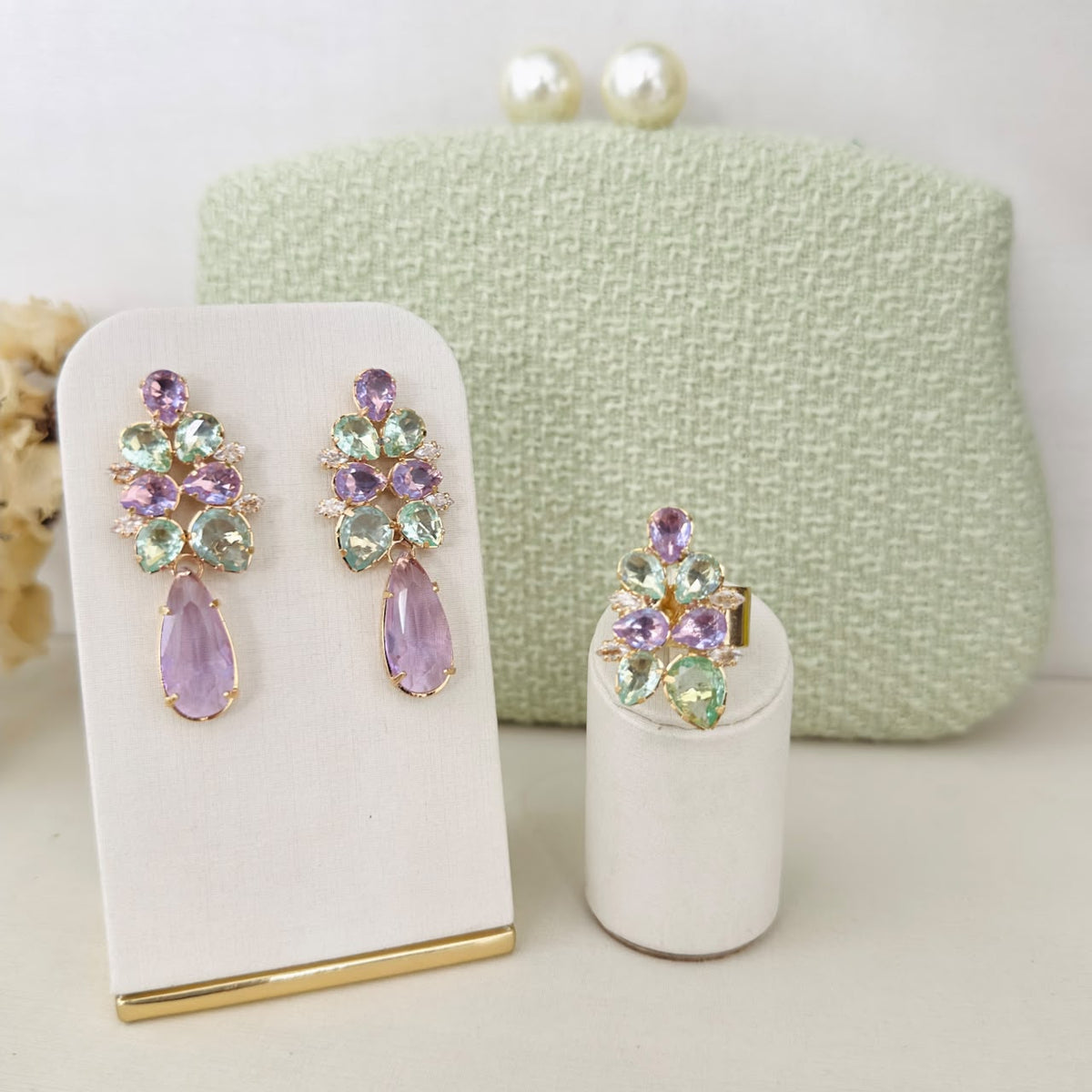 Kit Clutch, Brinco e Anel Regulável Thamires de Zircônia Lavanda com Menta Banho Dourado
