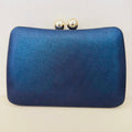 Clutch Metalizada Azul Safira com Detalhe Dourado