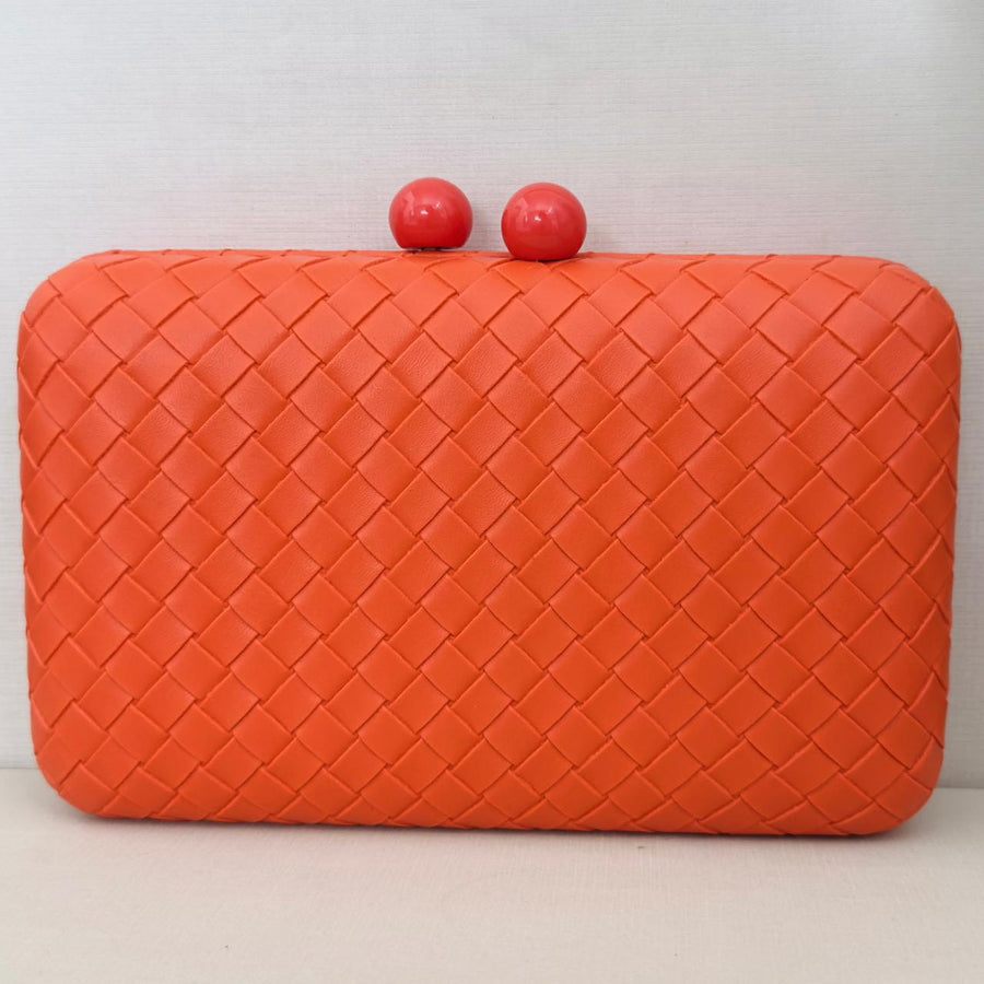 Clutch Detalhada Laranja Coral