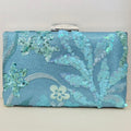 Clutch Bordada Azul Claro com Menta Detalhe Prata
