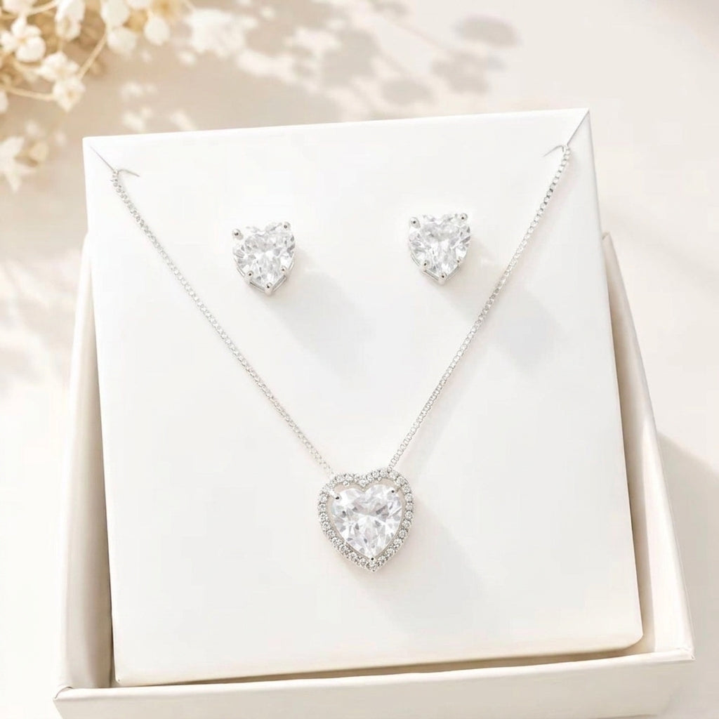 Kit Brinco e Colar Coração de Zircônia Cristal Banho Prata