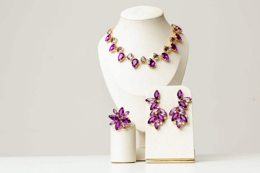 Kit Brinco, Anel Regulável e Colar Miriam Tons de Roxo Banho Dourado