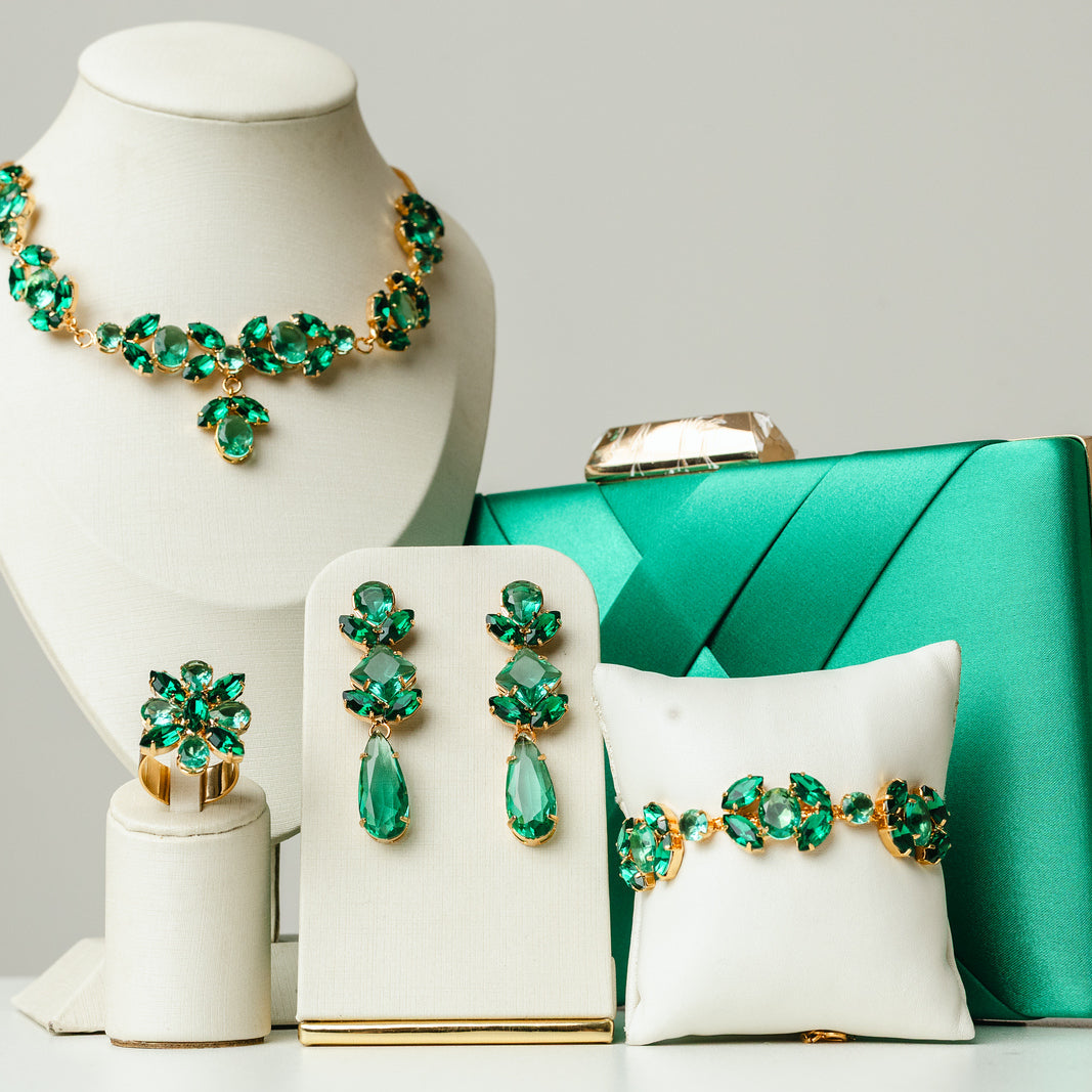 Kit 5 Peças Clutch, Brinco, Colar, Pulseira e Anel Regulável Luxo Tons de Verde Banho Dourado