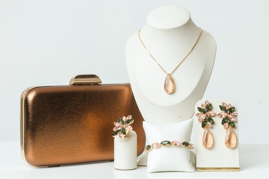 Kit 5 Peças Clutch,  Colar, Brinco, Bracelete Anel Regulável Londres Nude com Verde Oliva Dourado