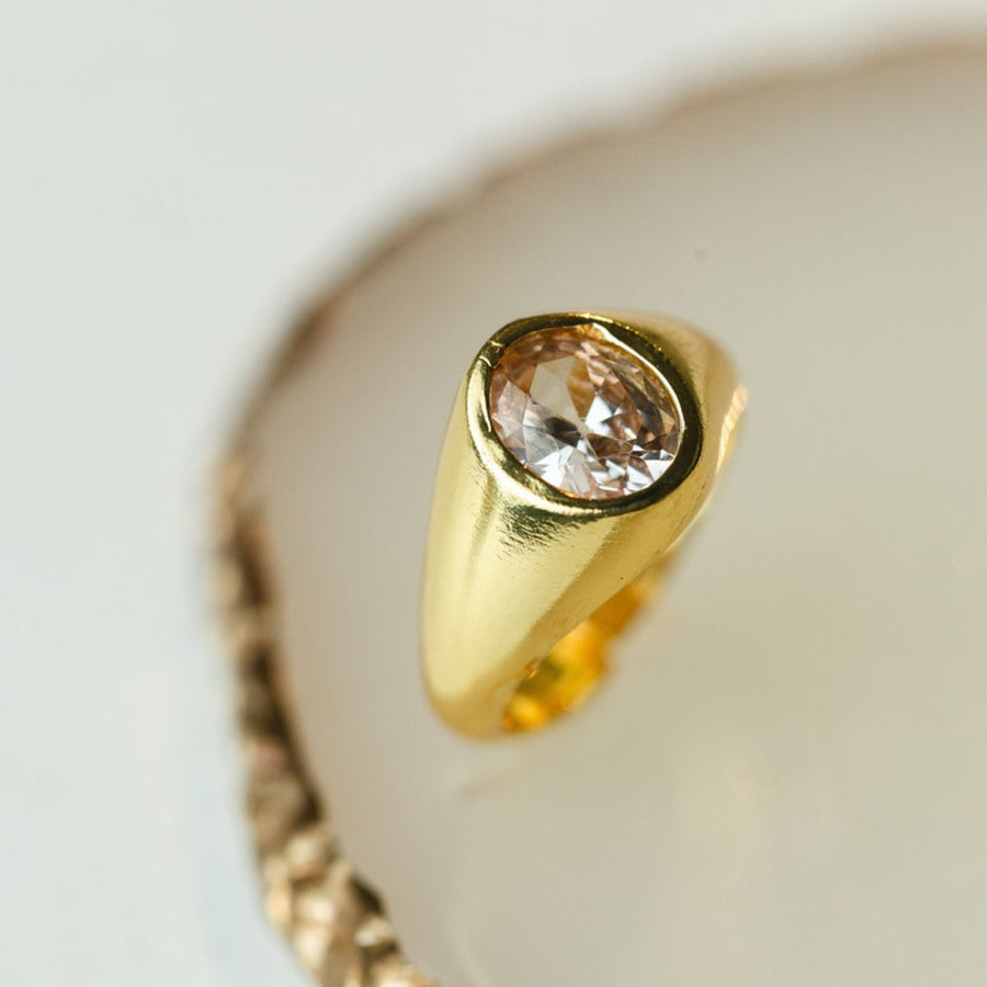 Anel Oval com Zircônia Cristal Regulável do 13 ao 18