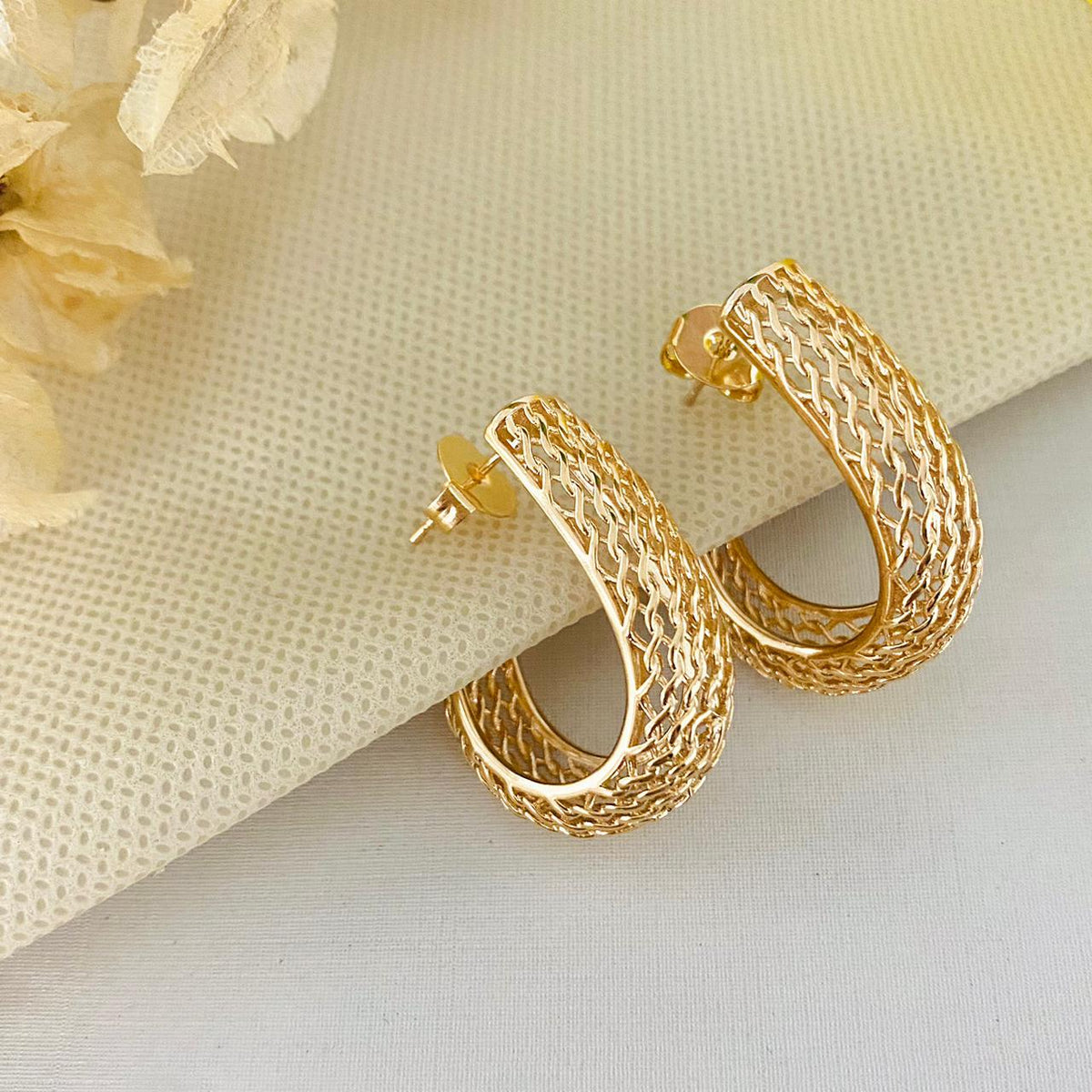 Brinco Argola Oval Dourado Medio
