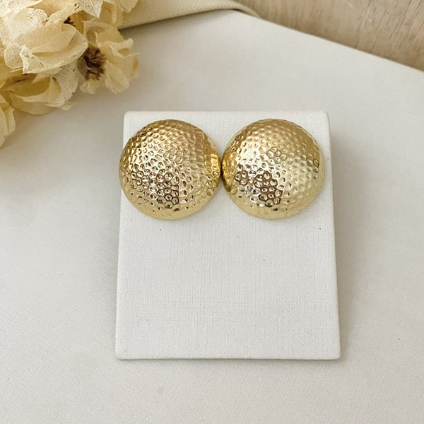 Brinco Botão Grande Detalhado Dourado
