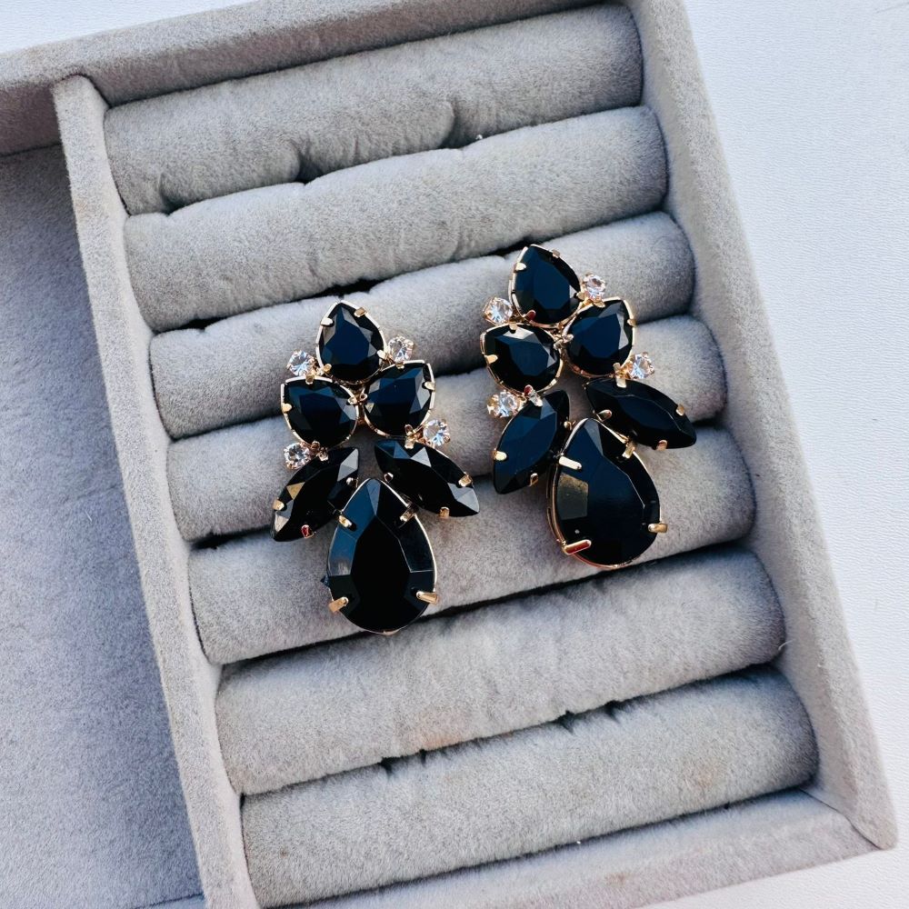 Brinco de Pedraria Mint Preto