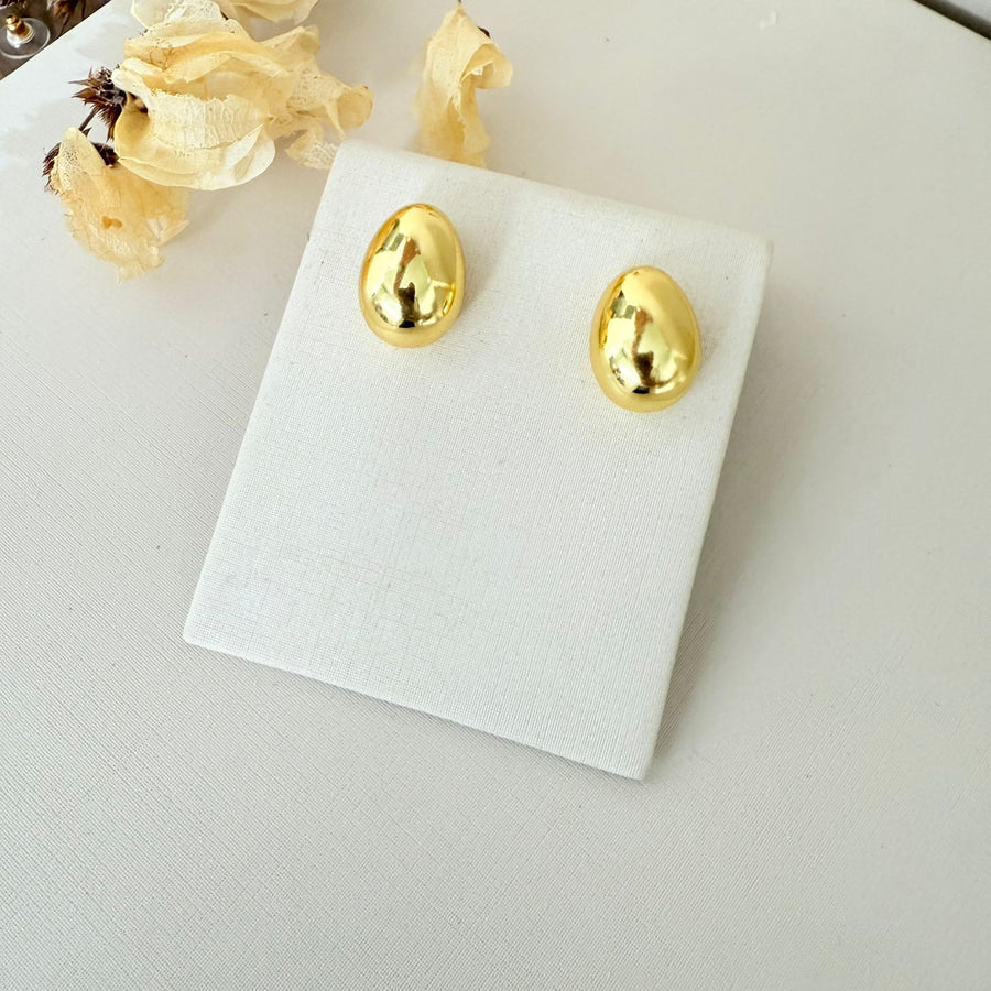 Brinco Oval Liso Dourado