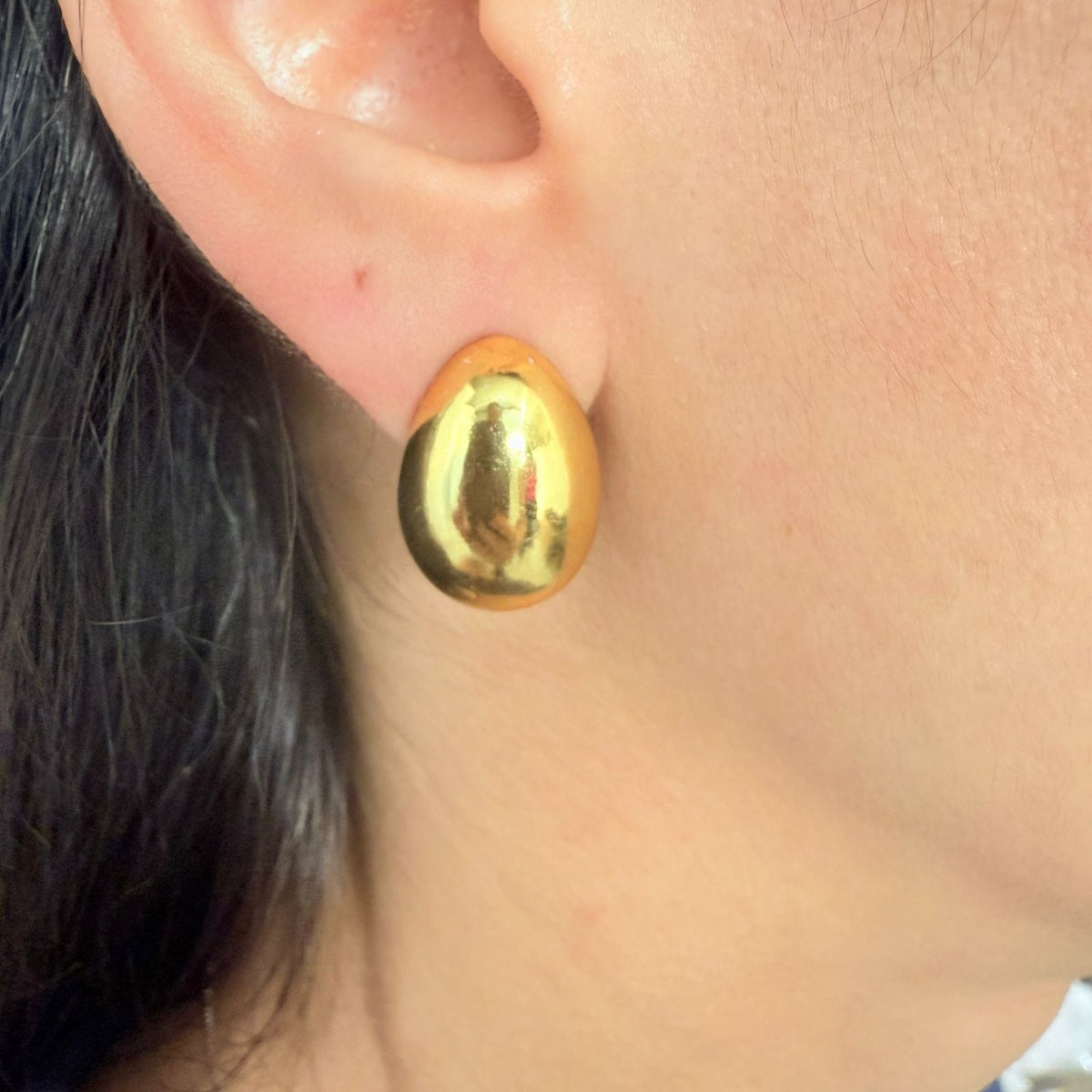 Brinco Oval Liso Dourado
