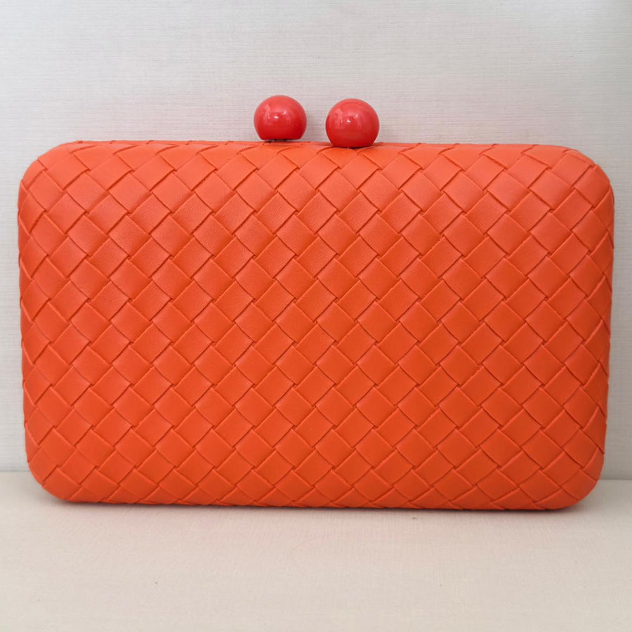 Clutch Detalhada Laranja Coral