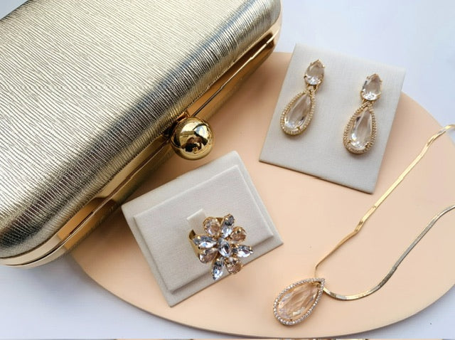 Clutch Dourado com Colar, Brinco e Anel Regulável Cristal