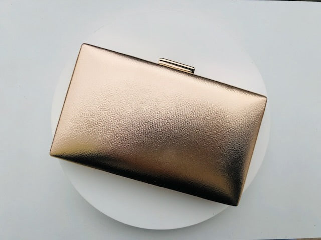 Clutch Metalizada Dourado