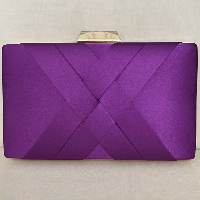 Clutch Roxa Trancada