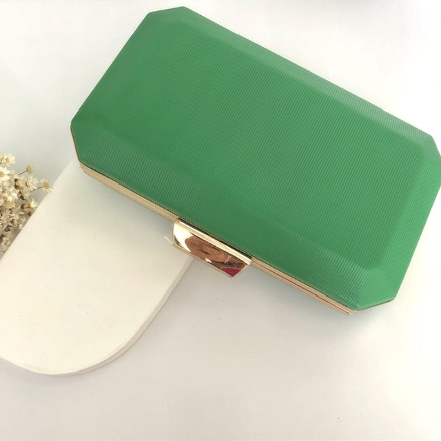 Clutch Verde Forest com Detalhe Dourado