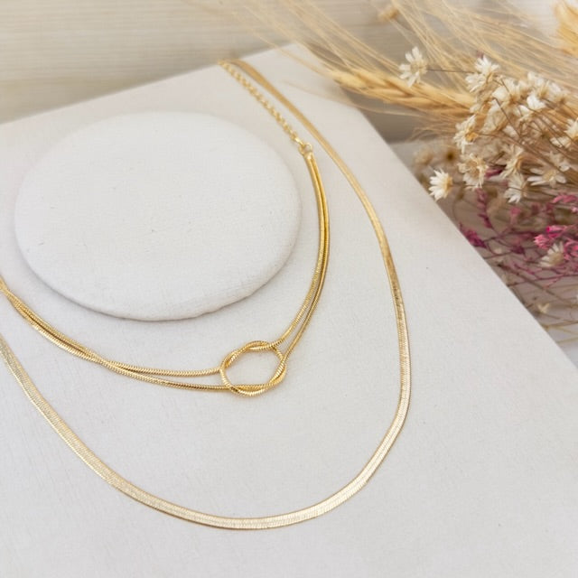 Colar Duplo Nó com Fita Dourado