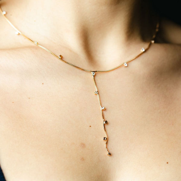 Colar Gravatinha Ponto de Luz em Zircônia Cristal Dourado