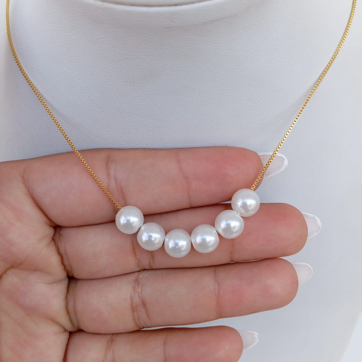 Colar Linha de Pérolas Dourado