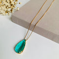 Colar Gota Palito de Zircônia Cor.:Esmeralda;Banho:Dourado